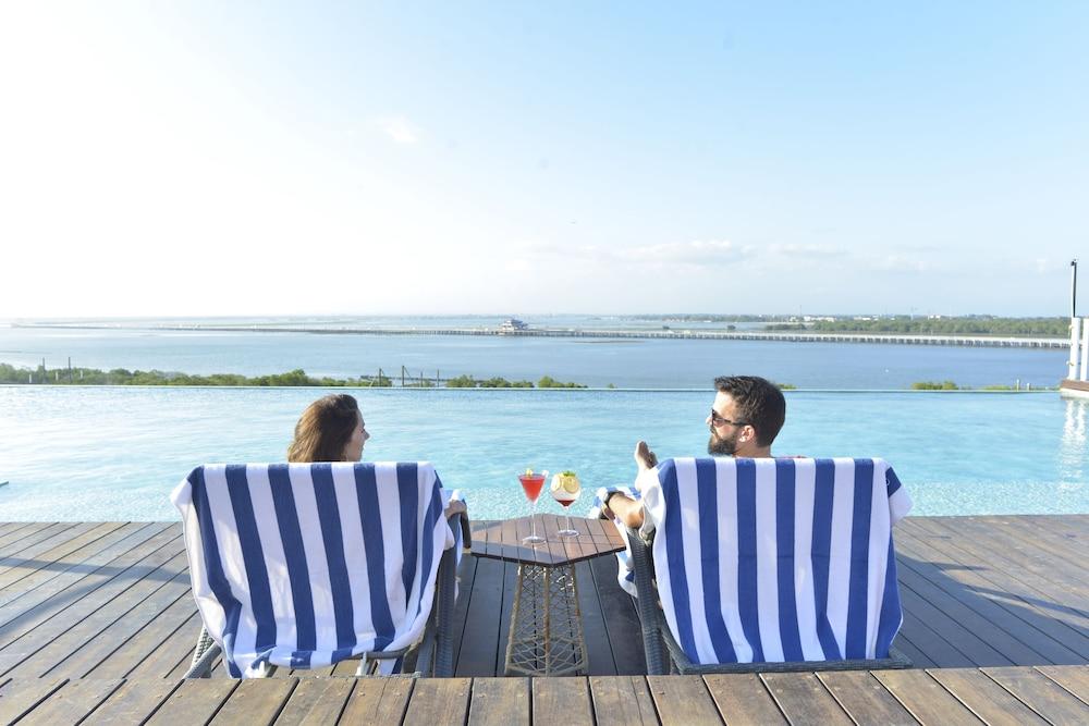 The Crystal Luxury Bay Resort Nusa Dua Nusa Dua  Exteriör bild